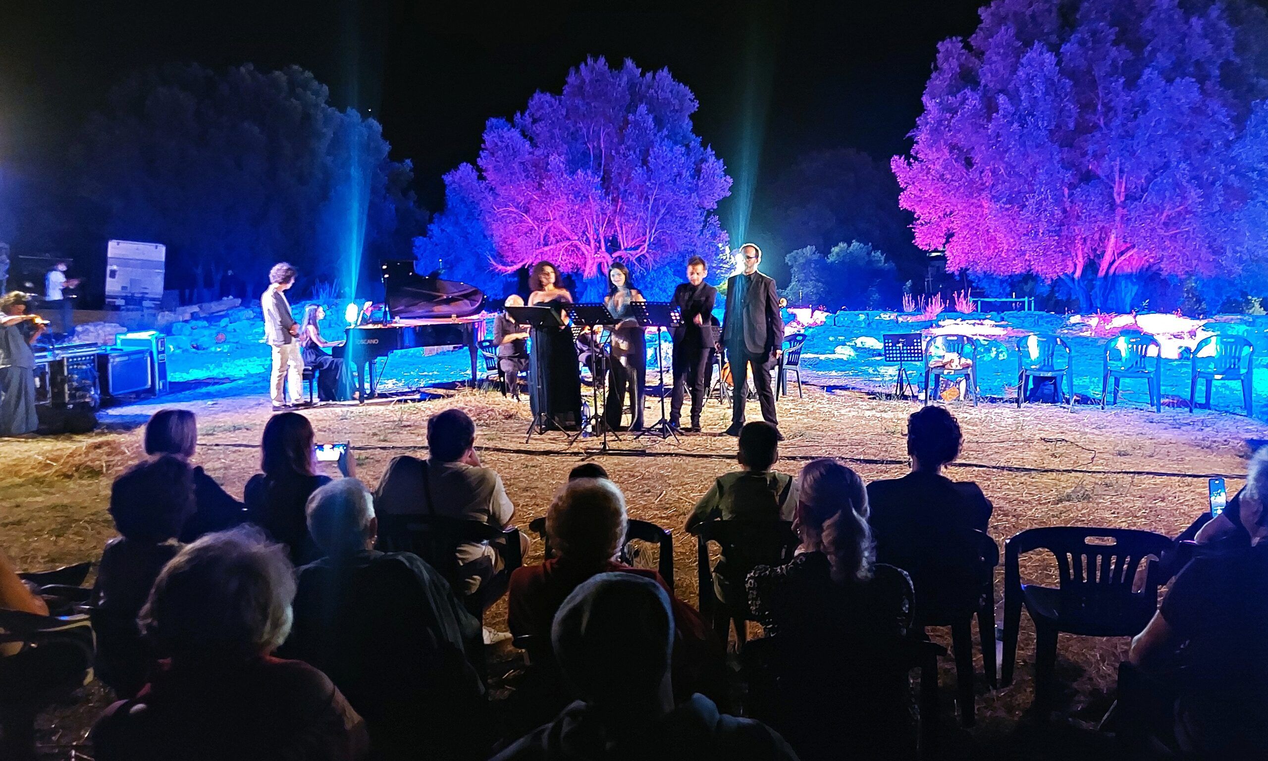 Festival Lirico dei Teatri di Pietra a Portigliola, solo la bravura degli artisti in scena salva l’evento. «Ci vorrebbe un grande risveglio»