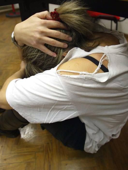 Lamezia, va ai domiciliari lo zio accusato di avere abusato della nipote