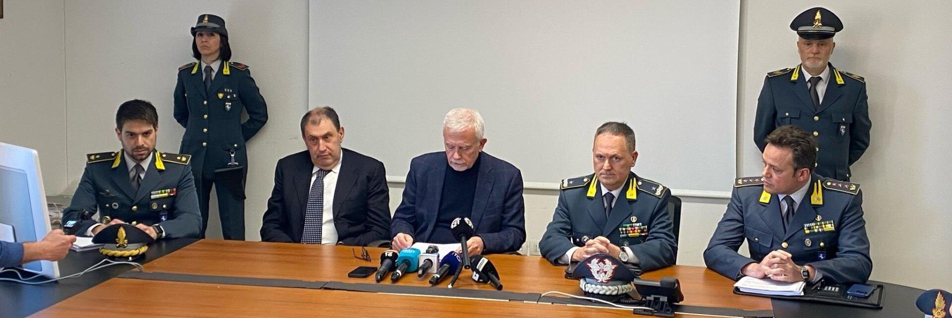 Camorra e colletti bianchi, 24 arresti per usura