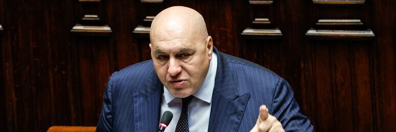 Il lapsus di Crosetto in tv: «Chiedo scusa a Loiero, volevo dire Oliverio»