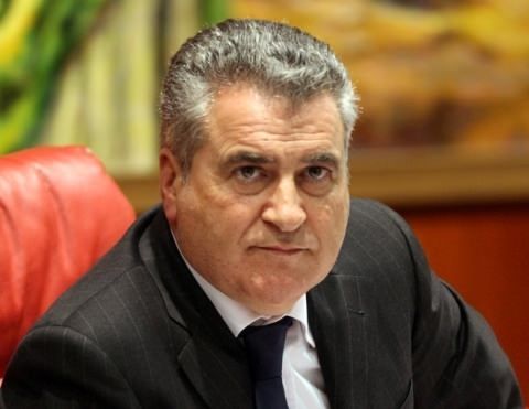 Scalzo il “moderato” precisa: «Sto con Fitto e Meloni»