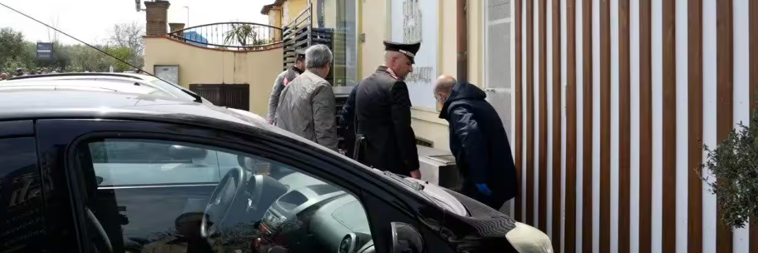 Giovane ucciso a colpi di arma da fuoco in una sala giochi