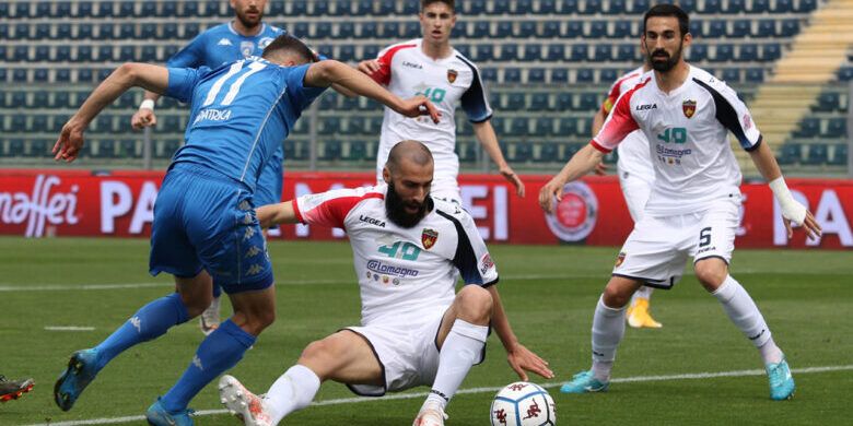 Serie B, disastro Cosenza a Empoli. La Reggina non va oltre il pari