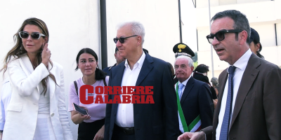 Mantovano a San Ferdinando: «Chiusa la tendopoli, il governo cancella la rassegnazione» – VIDEO