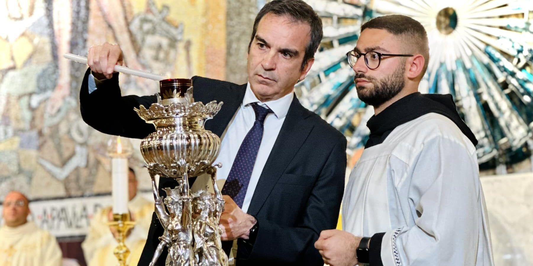 San Francesco di Paola, Occhiuto accende il cero votivo: «Dai forza ai calabresi e a me»