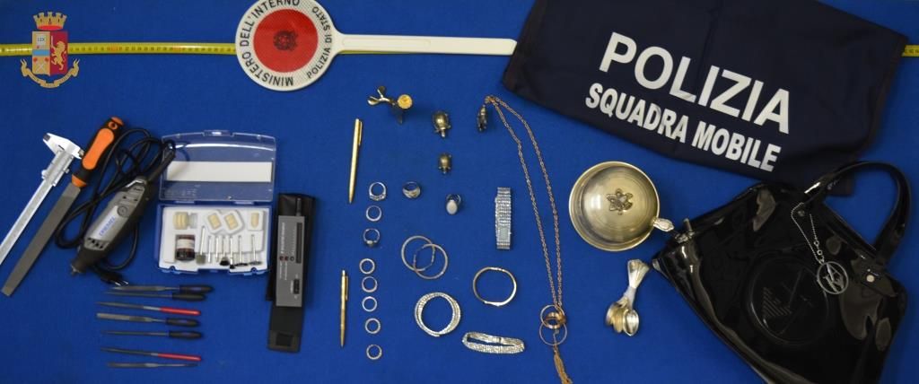 Furti in abitazioni a Reggio Calabria, in carcere tre presunti responsabili