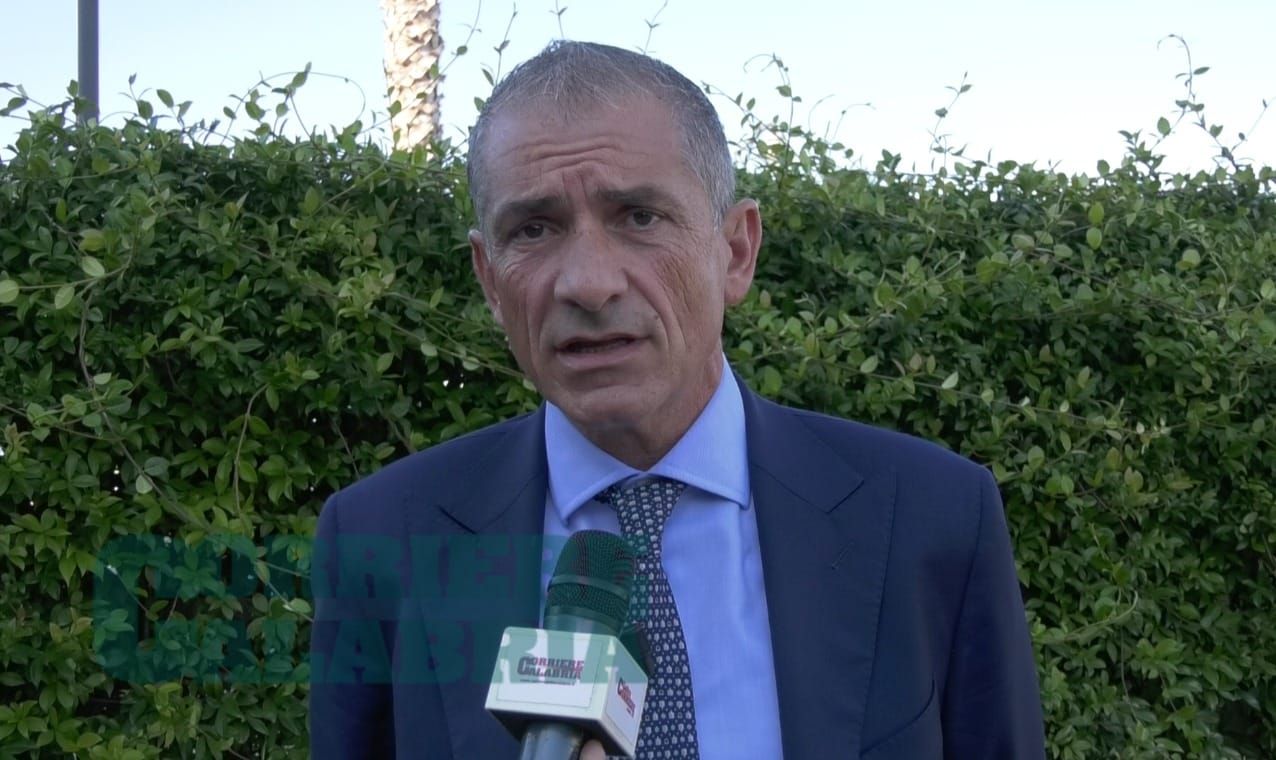 Covid, Calabria a rischio arancione ma Costa rassicura: «Escludo possibili lockdown»