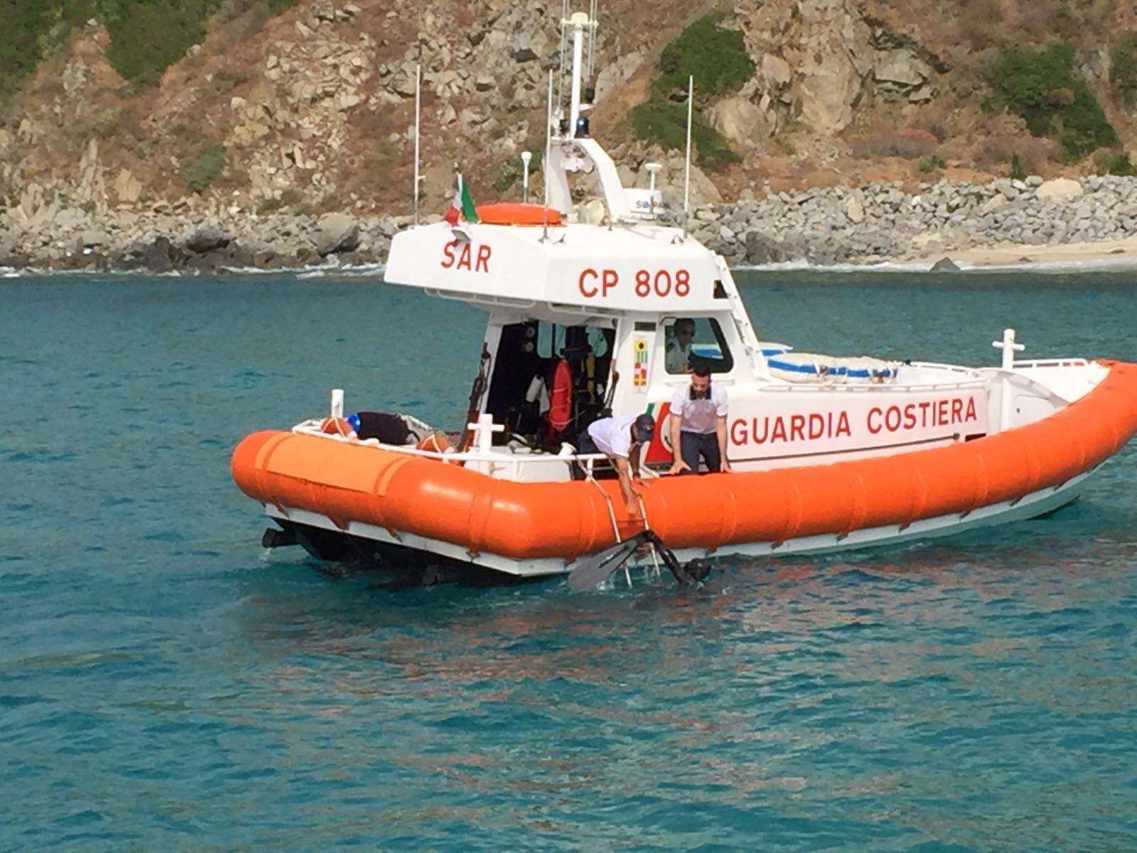 Sub salvato dalla Guardia costiera a largo di Zambrone