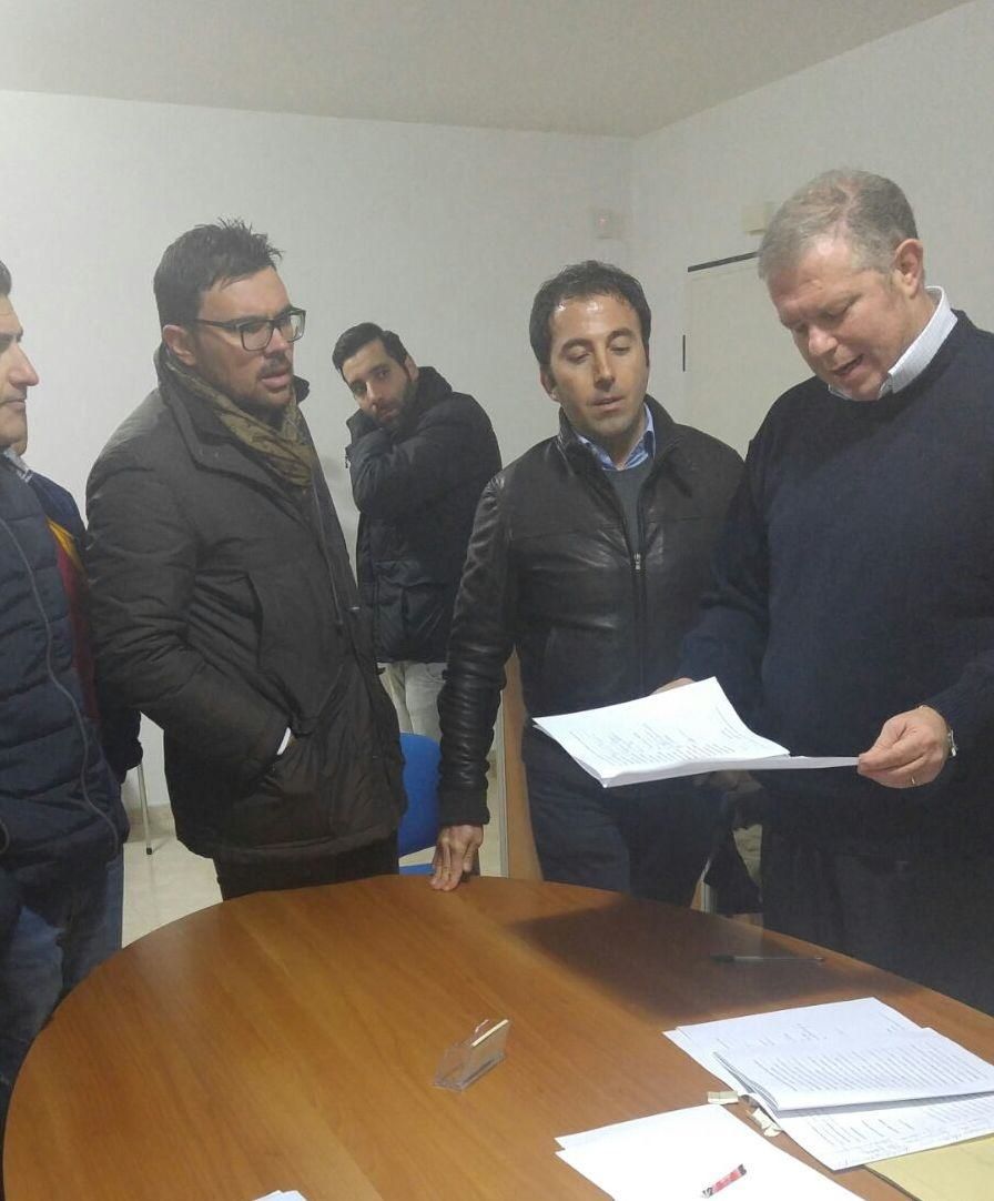 Si dimettono in 17, Occhiuto torna a casa