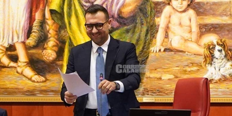 Consiglio regionale, l’azzurro Salvatore Cirillo è il nuovo presidente. «La ‘ndrangheta ci fa schifo»