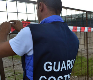 Occupazione abusiva della spiaggia di Ricadi, denunciati 5 imprenditori