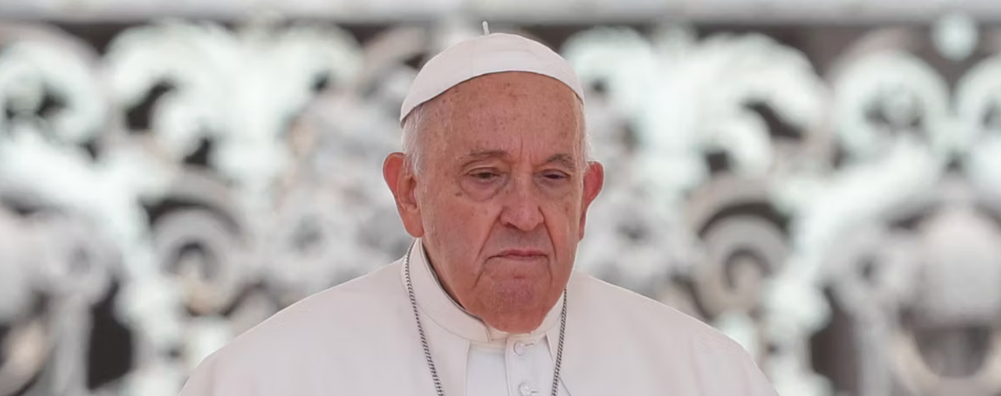 Papa Francesco «in lieve miglioramento»