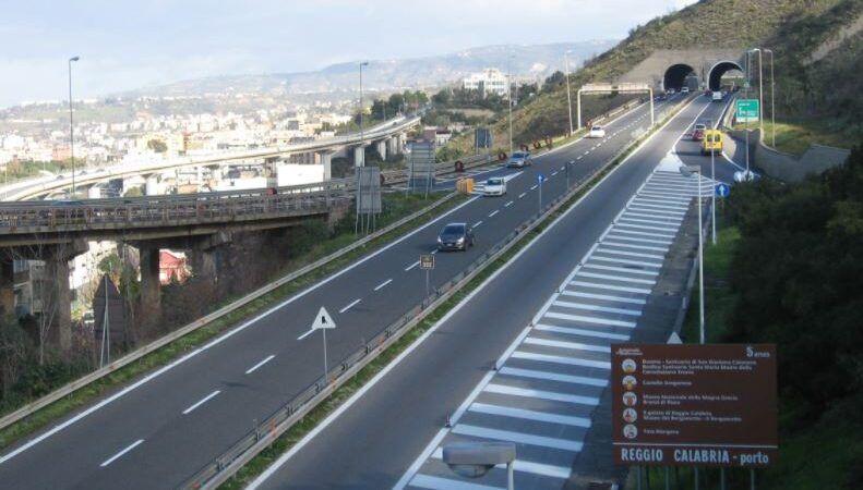 Statale 106, la Regione apre la “vertenza”. E Occhiuto critica l’Anas: «Non sanno quanto investire in Calabria»