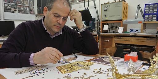 A Michele Affidato l’incarico di realizzare la raggiera del Cristo Risorto di Dasà