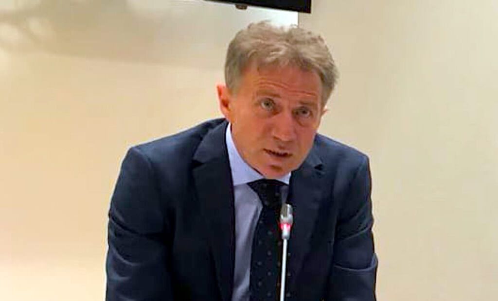 Asp di Cosenza, si insedia il commissario La Regina: «Priorità alla campagna vaccini, sarò io a muovermi»