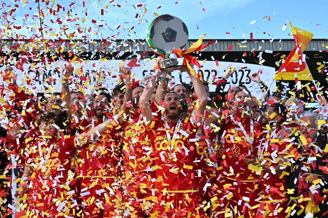 Grande festa al “Ceravolo”, premiato il Catanzaro promosso in B – VIDEO