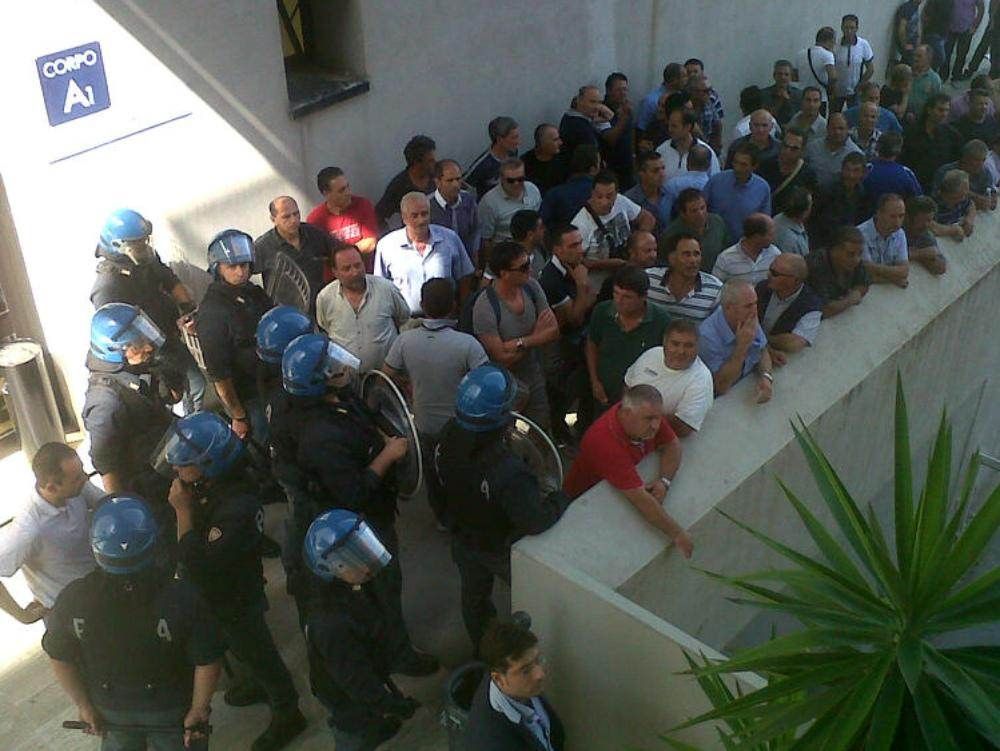 Forestali, i sindacati chiedono le mensilità del 2014