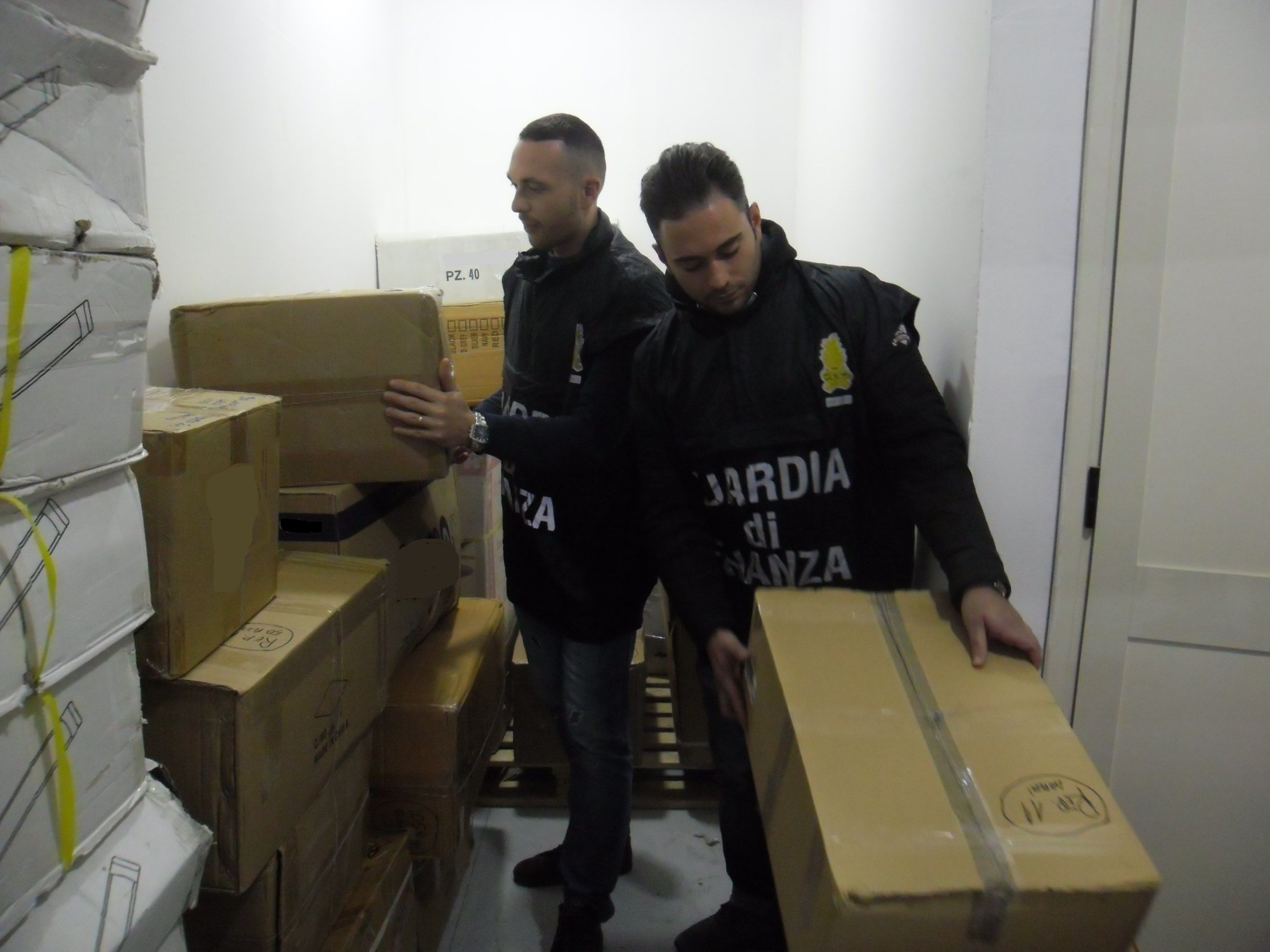 Maxisequestro di giocattoli pericolosi nel Vibonese