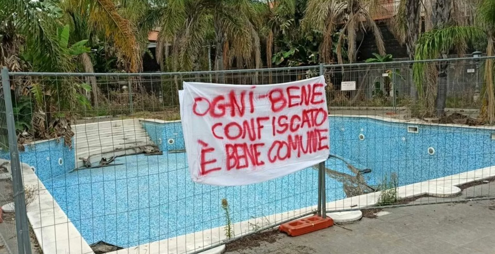 I beni confiscati ai clan finiscono all’asta. “Occasioni” anche in Calabria