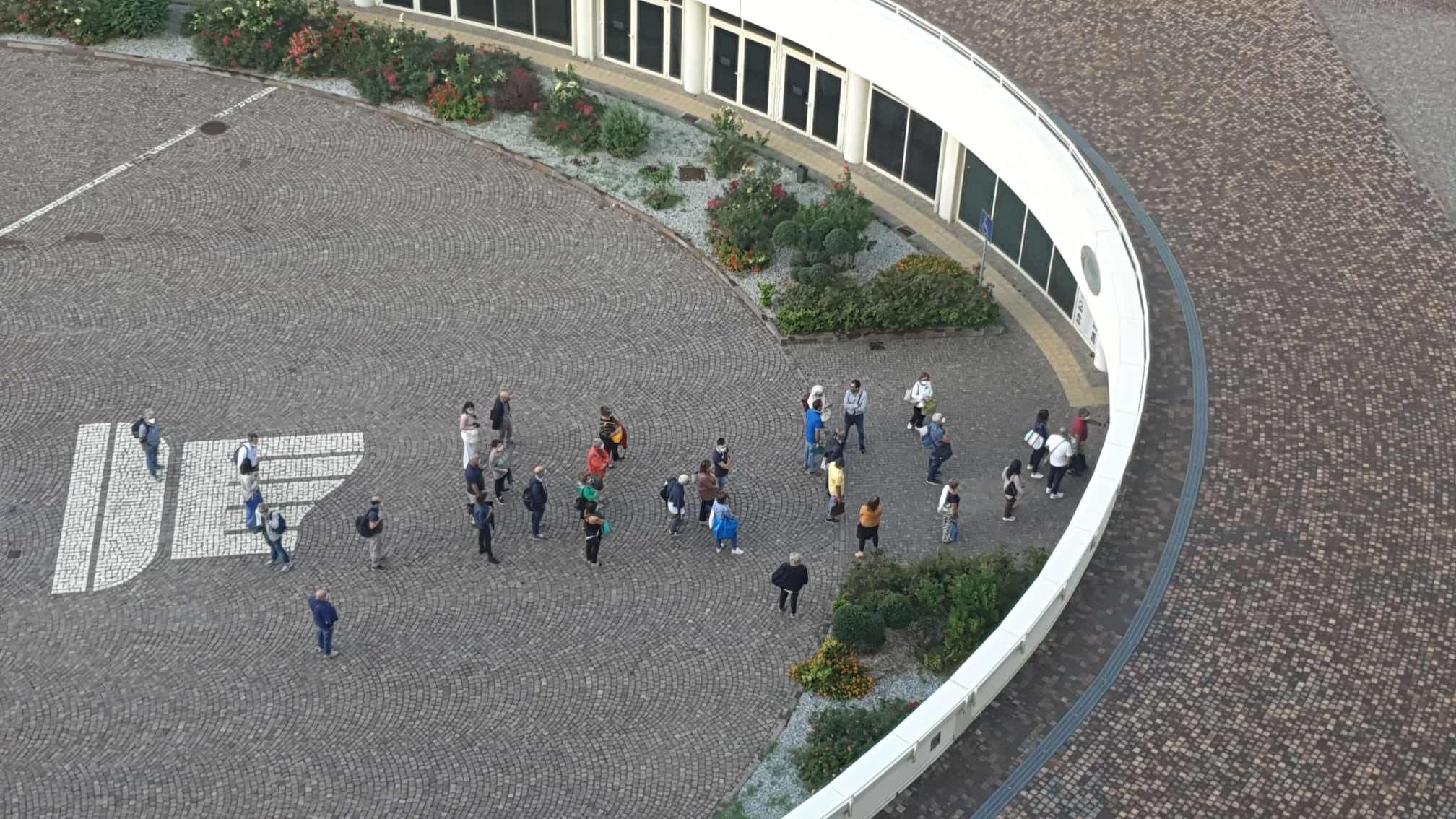 «Batterie scariche e i termoscanner non funzionano». Dipendenti in coda alla Cittadella regionale