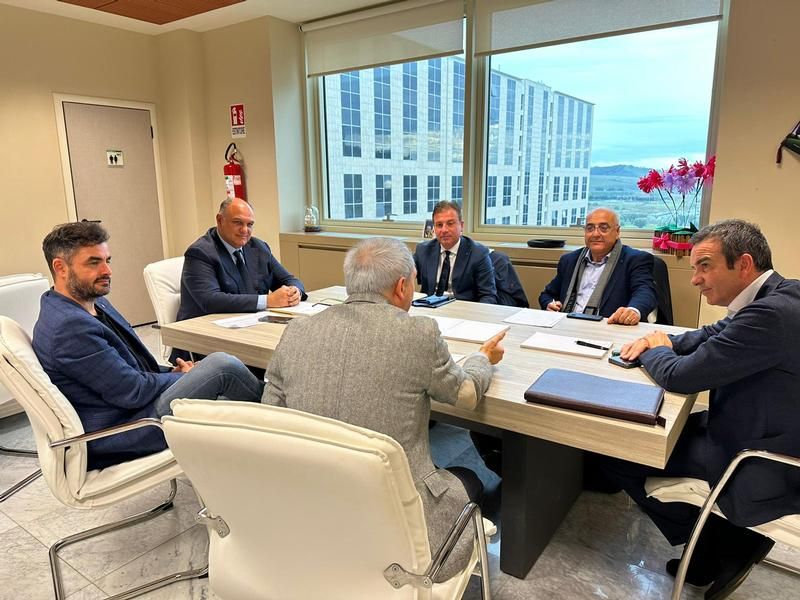 Lavoro e precariato, Calabrese e Occhiuto incontrano i segretari della triplice sindacale