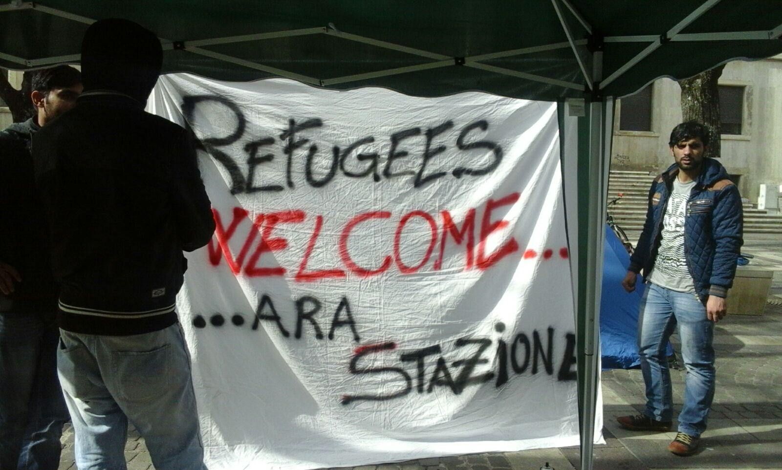 Cosenza, sit-in dei richiedenti asilo