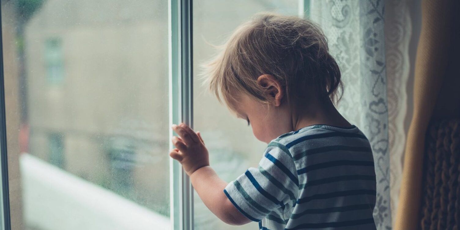 Bimbi in affido maltrattati a Torino, analogie con il caso Bibbiano