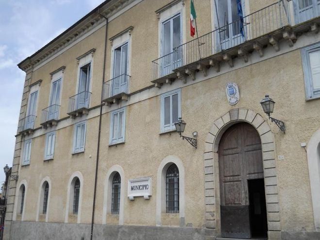 Giudice di pace ad Acri, il Comune: «Faremo causa al dipendente escluso»