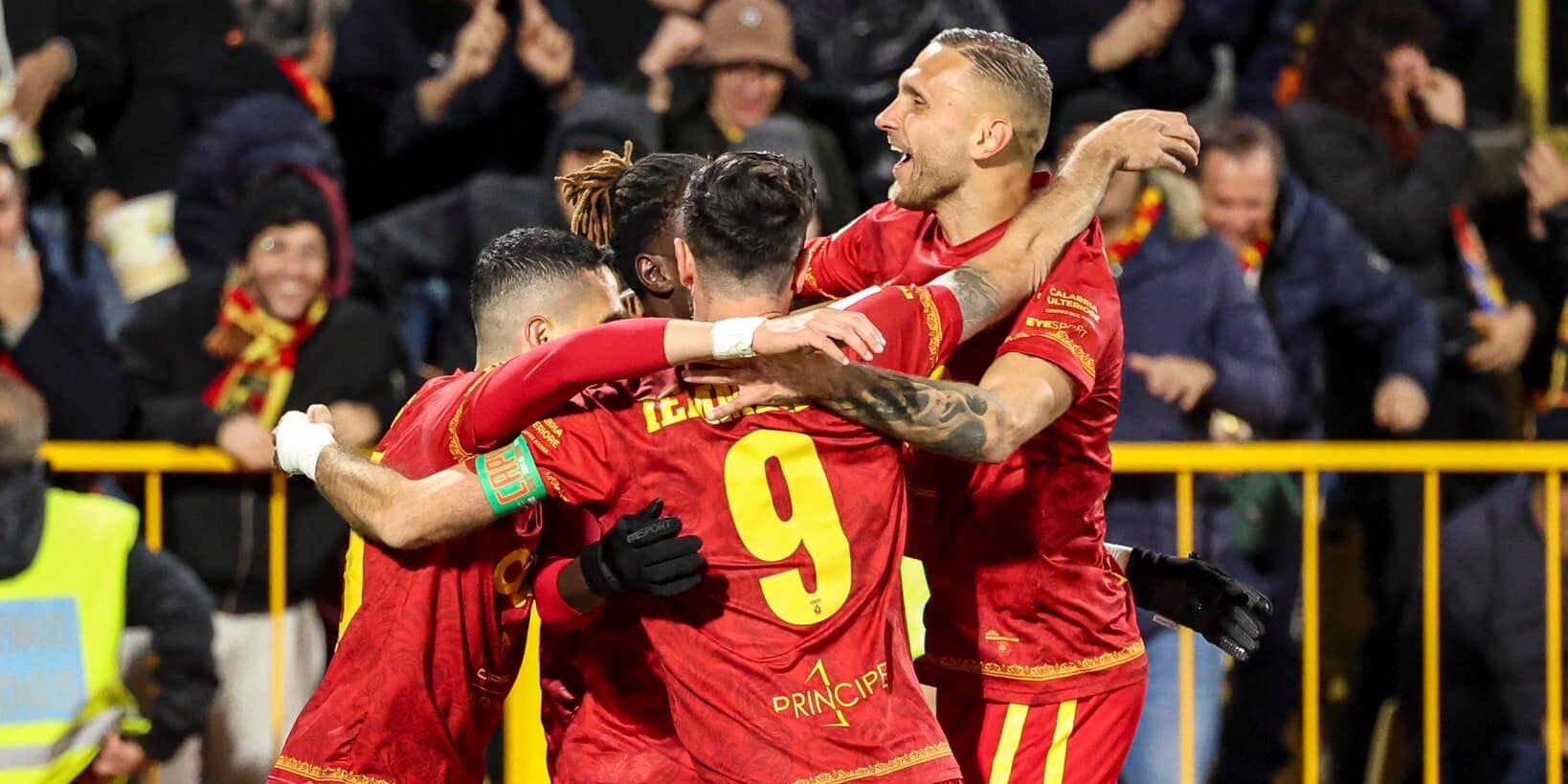 Catanzaro, dopo il derby ora l’obiettivo è un piazzamento migliore in vista dei playoff