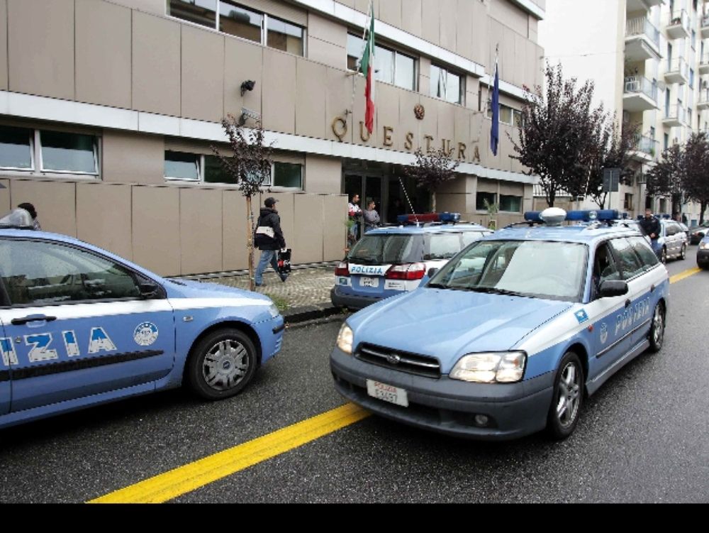 Trovata una molotov vicino alla Questura di Cosenza