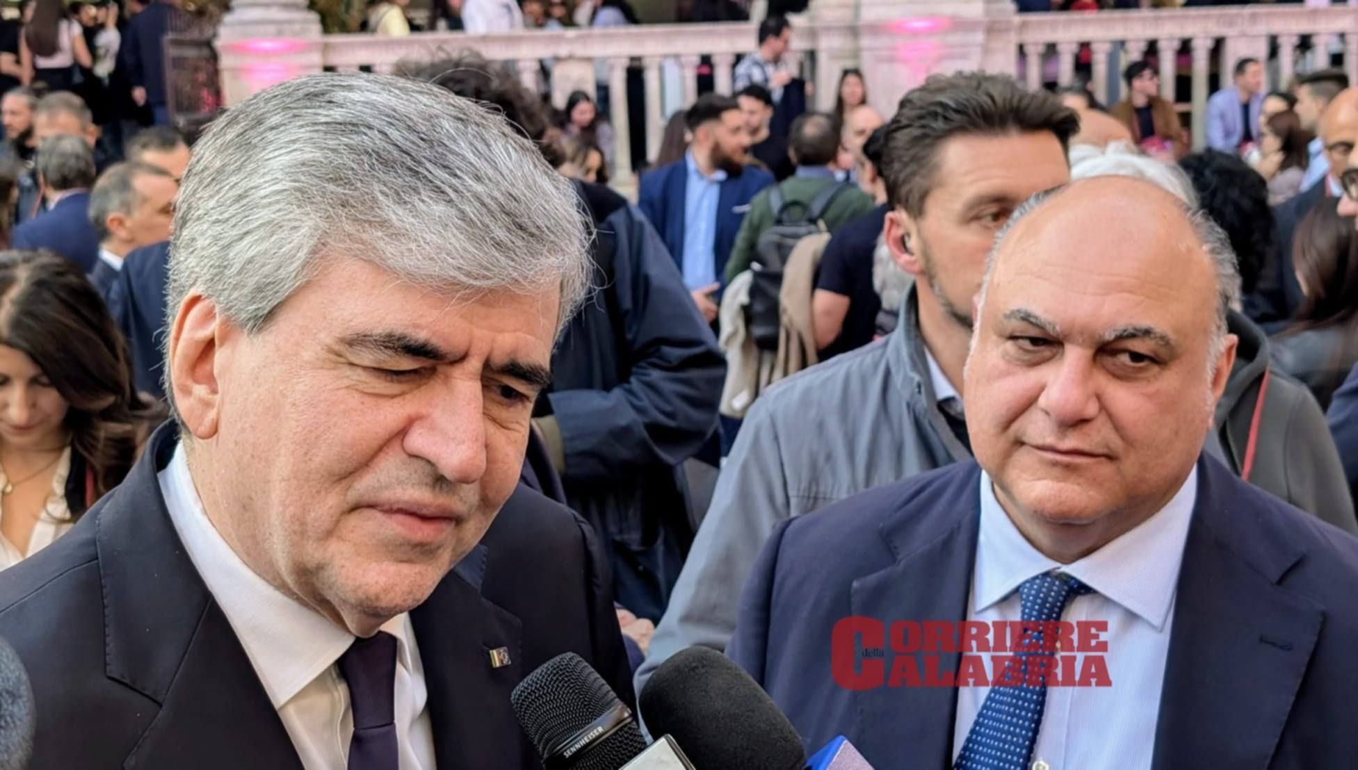 Il ministro del turismo allo stand della Calabria a Verona: «Sarò a Sibari in estate, dobbiamo investire sull’enoturismo»