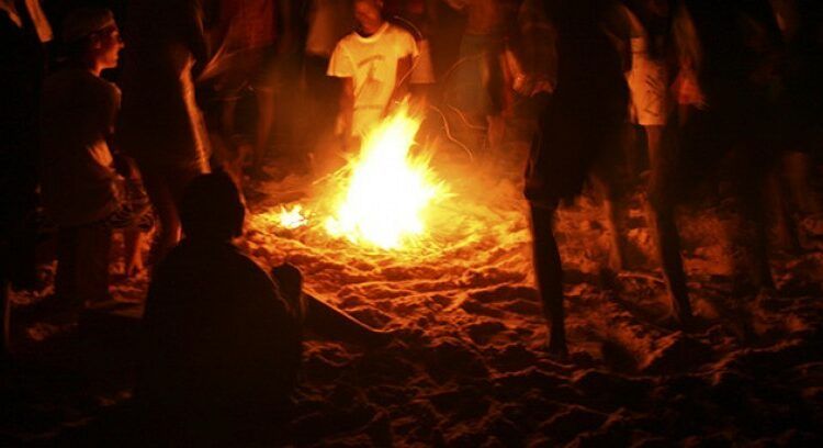 Stupro in spiaggia nella notte di San Lorenzo, indagano i carabinieri di Cirò Marina