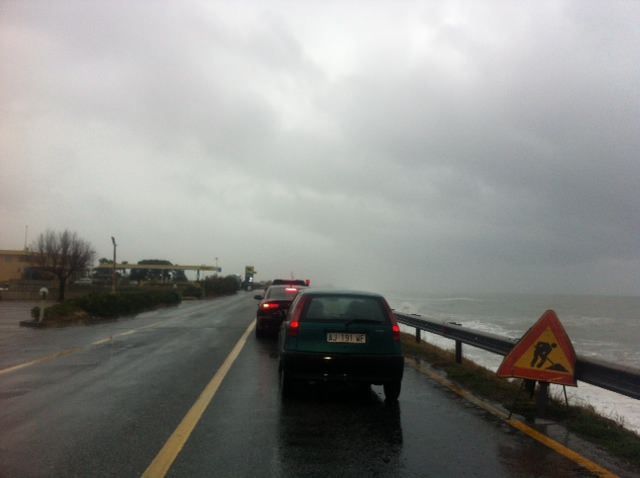 Tirreno cosentino flagellato dalle onde