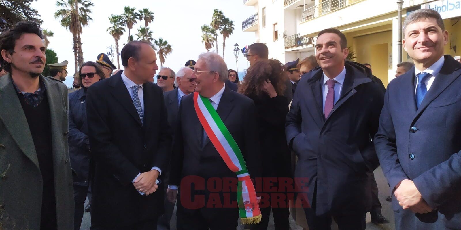 Diamante, inaugurato il murale in memoria del poliziotto Angelo De Fiore – FOTO