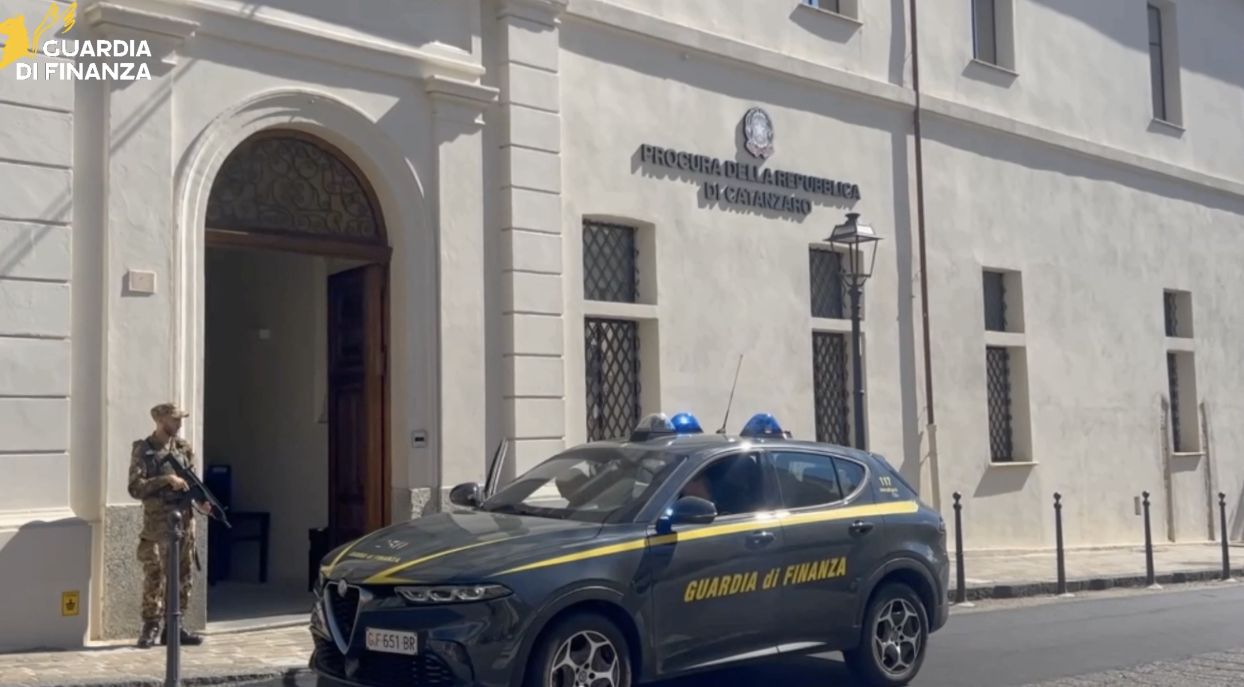 Narcotraffico, confiscata nel Bolognese villa da 650mila euro a broker della cocaina vibonese – VIDEO
