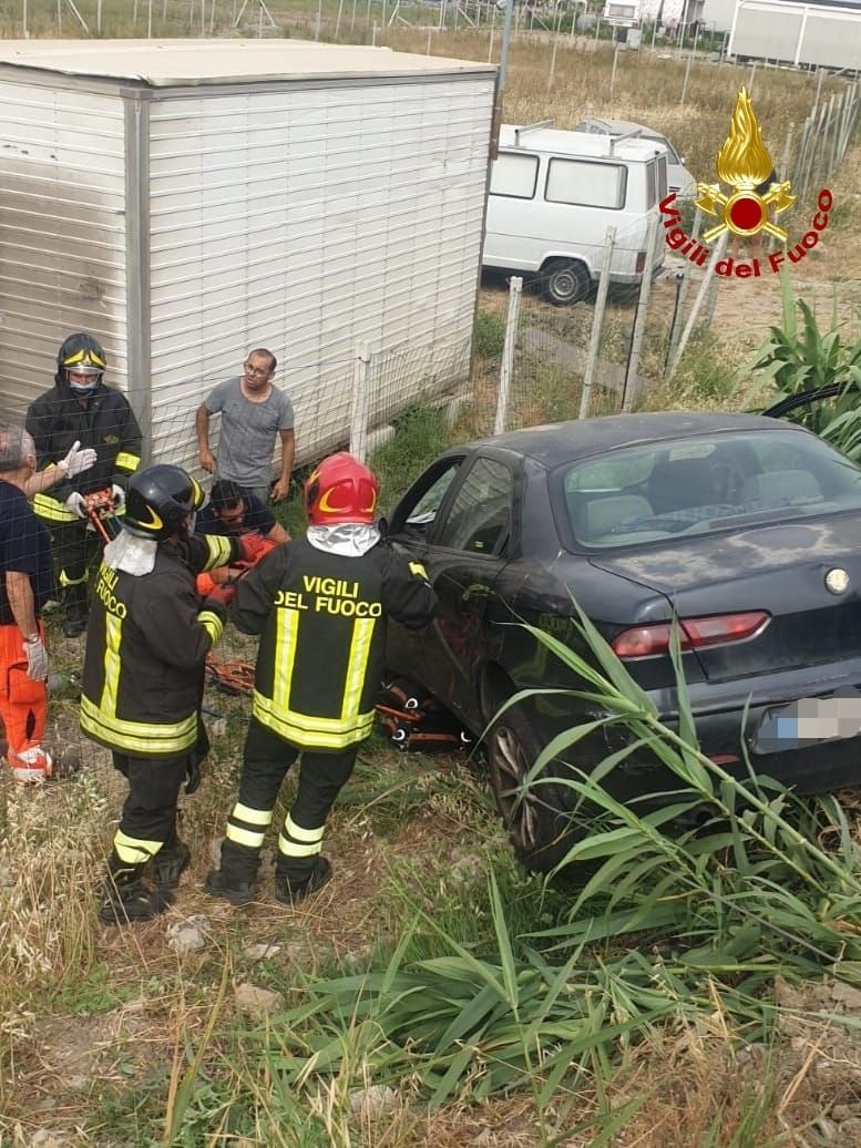Travolto e ucciso dalla propria auto, tragedia a Crotone