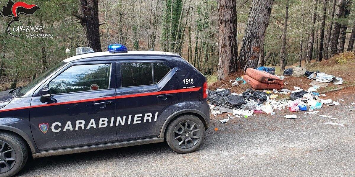 Rifiuti nel cuore della Sila: multe per migliaia di euro