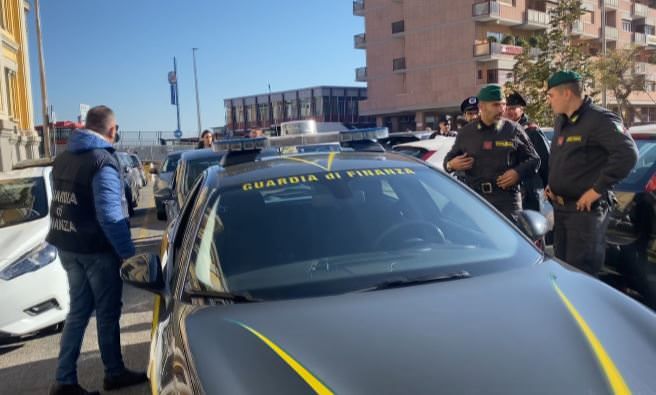 Corruzione in Tribunale, blitz della finanza in Commissione tributaria