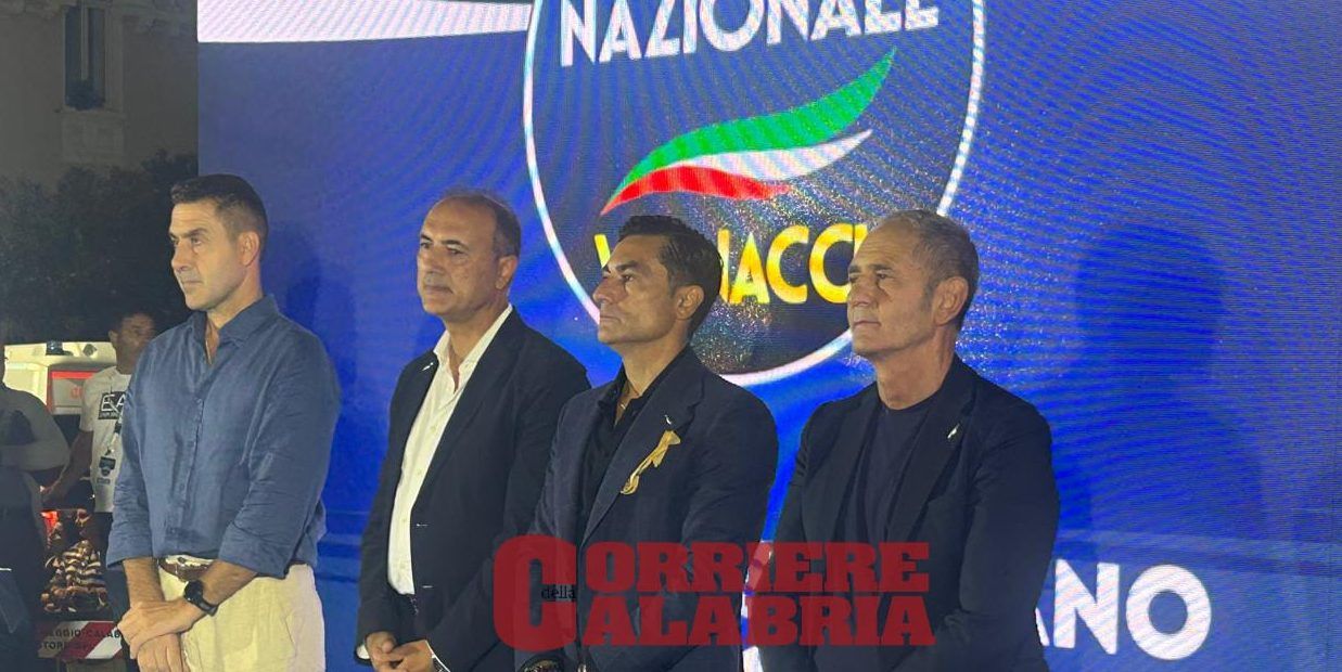 Vannacci a Reggio: «Centrodestra nervoso? Si prendano una camomilla»