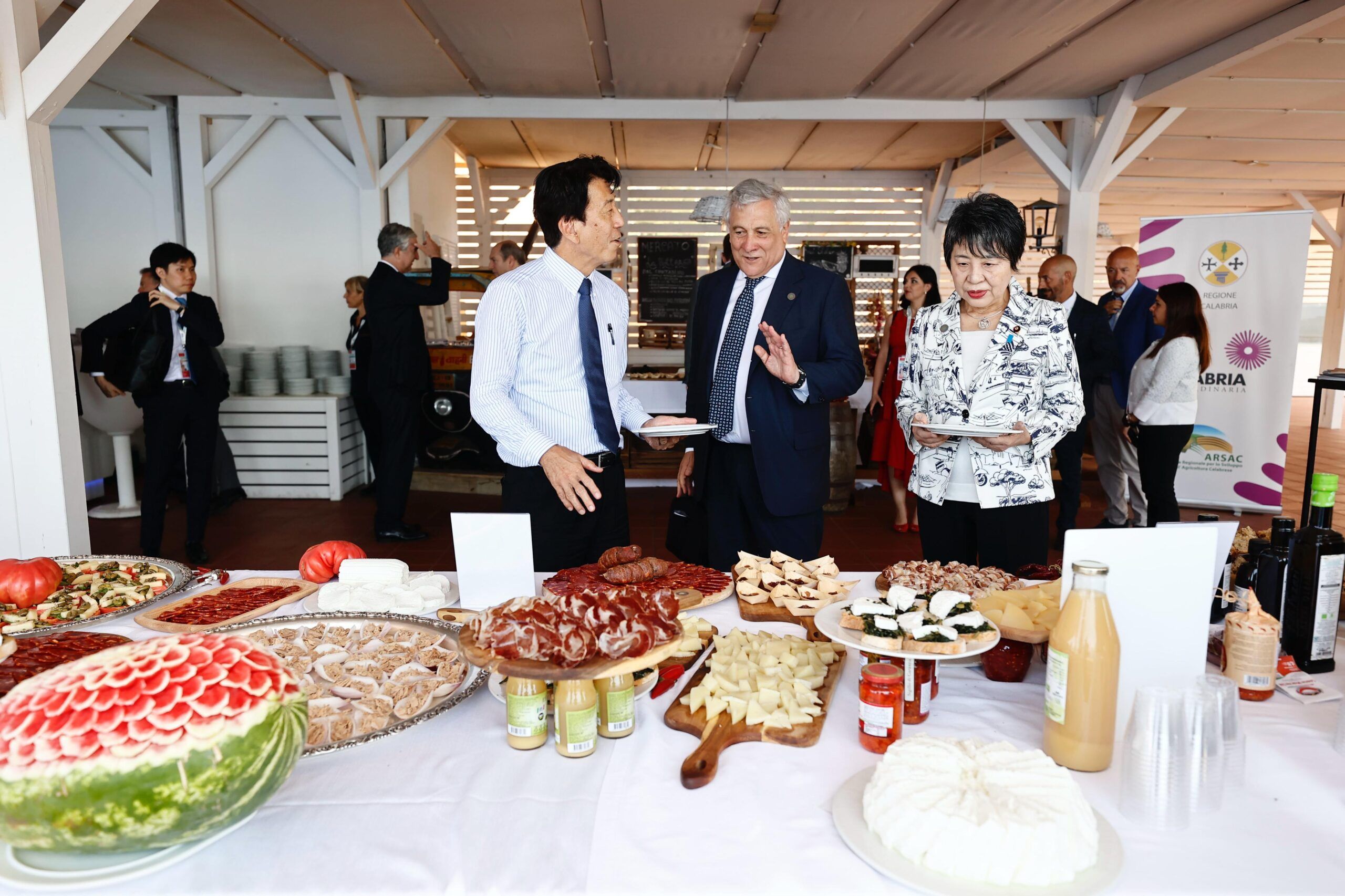 Delizie calabresi per sedurre i Grandi Ministri del G7 – FOTO
