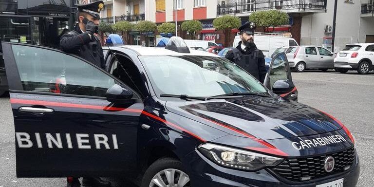 Tentano di rubare un autocarro nel centro di Rende, tre arresti in flagranza di reato