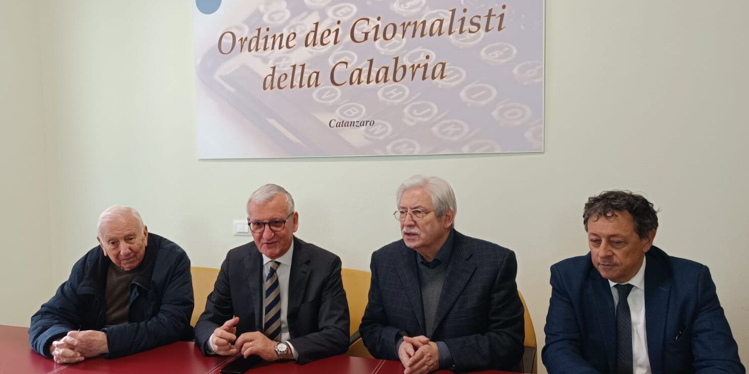 Il prefetto di Catanzaro visita l’Ordine dei giornalisti: «L’articolo 21 il più bello della Costituzione»