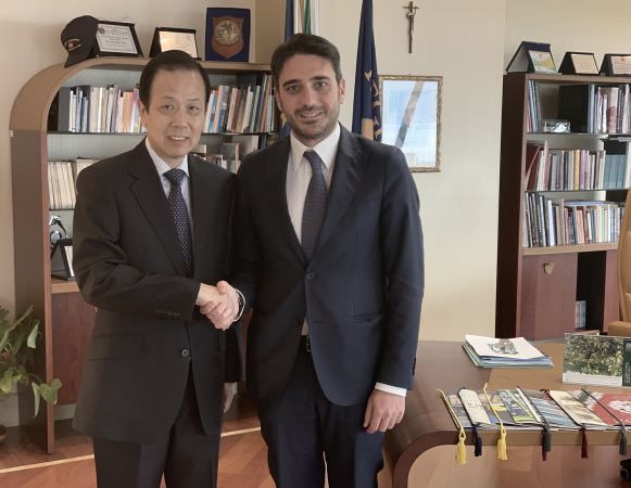 Calabria-Cina, contatto in consiglio regionale