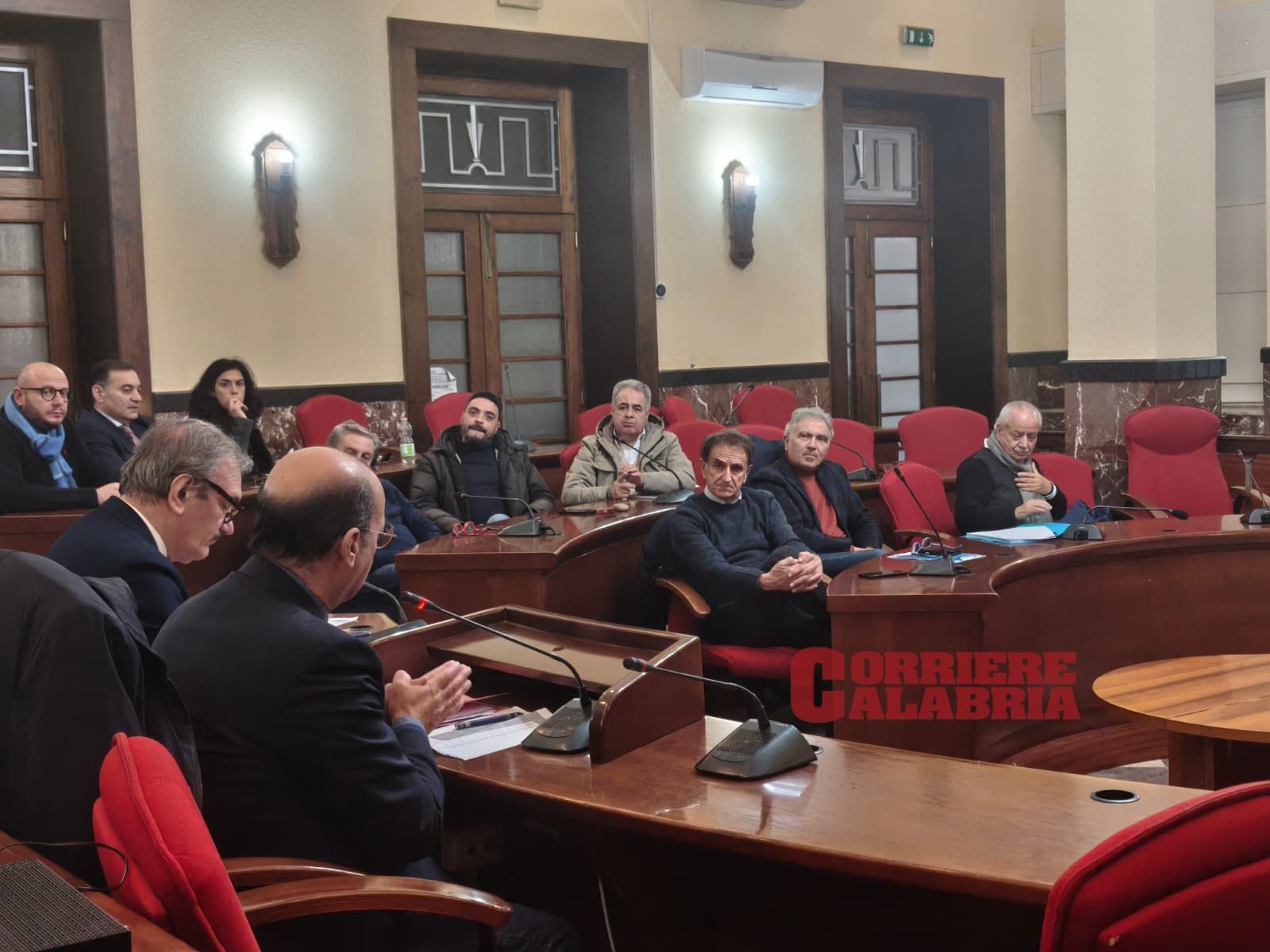 Sanità a Vibo, sindaci fiduciosi e compatti verso il vertice in Regione. Scettiche le associazioni