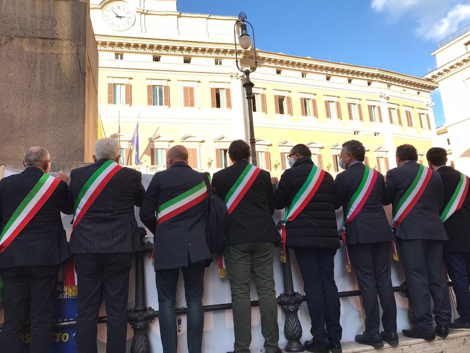 «La Calabria vuole cambiare. I sindaci offesi dalle frasi di Morra»