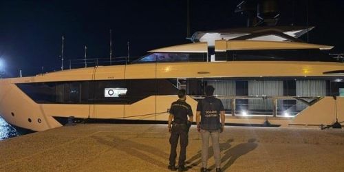 Roccella Jonica, yacht di lusso sotto sequestro per contrabbando: evasi oltre 2 milioni di euro