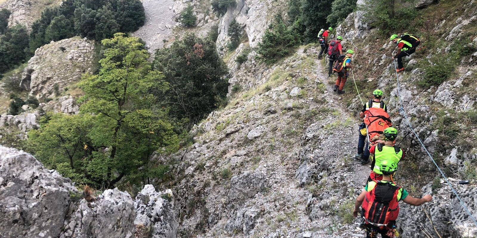 Pollino, escursionista colto da malore salvato dal Soccorso Alpino