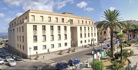 Si spara nel cuore della movida reggina