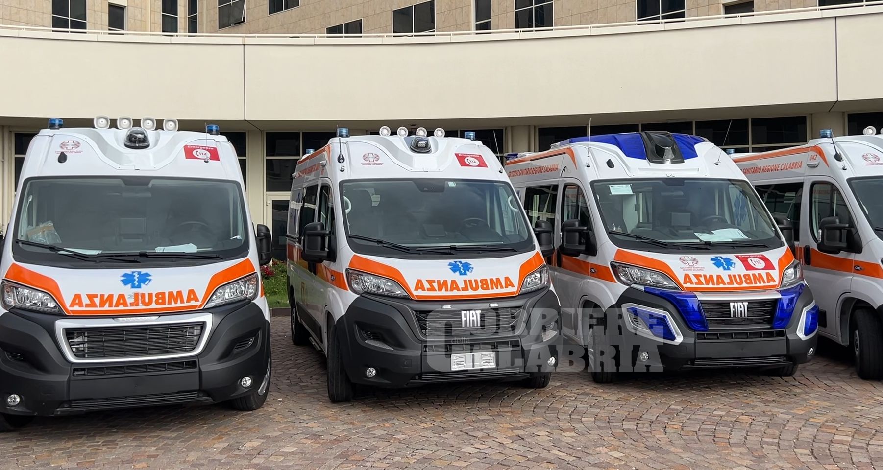 Crotone, consegnate 5 nuove ambulanze all’Asp