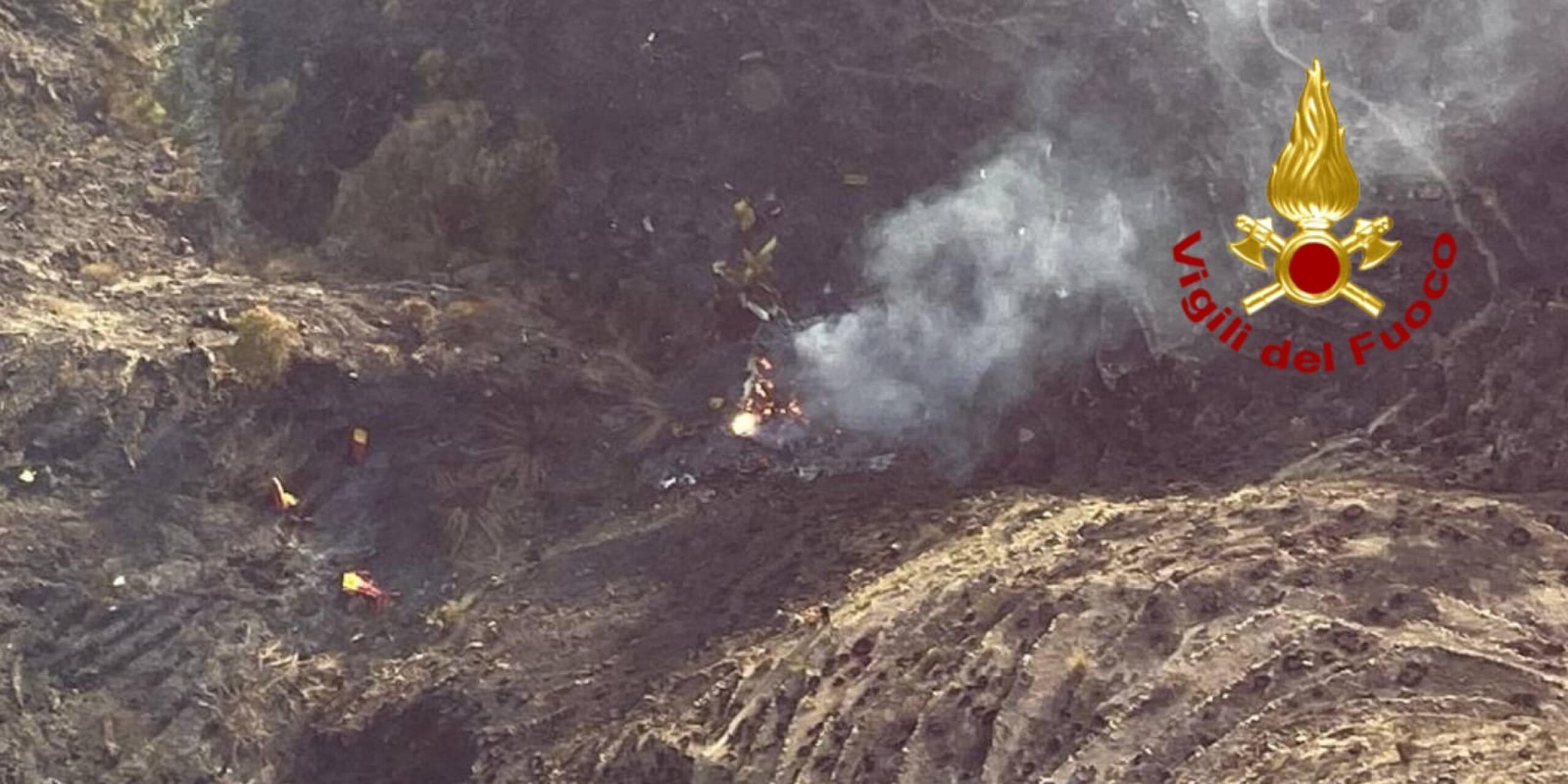 Canadair precipita sull’Etna, due dispersi. Era partito da Lamezia Terme – VIDEO